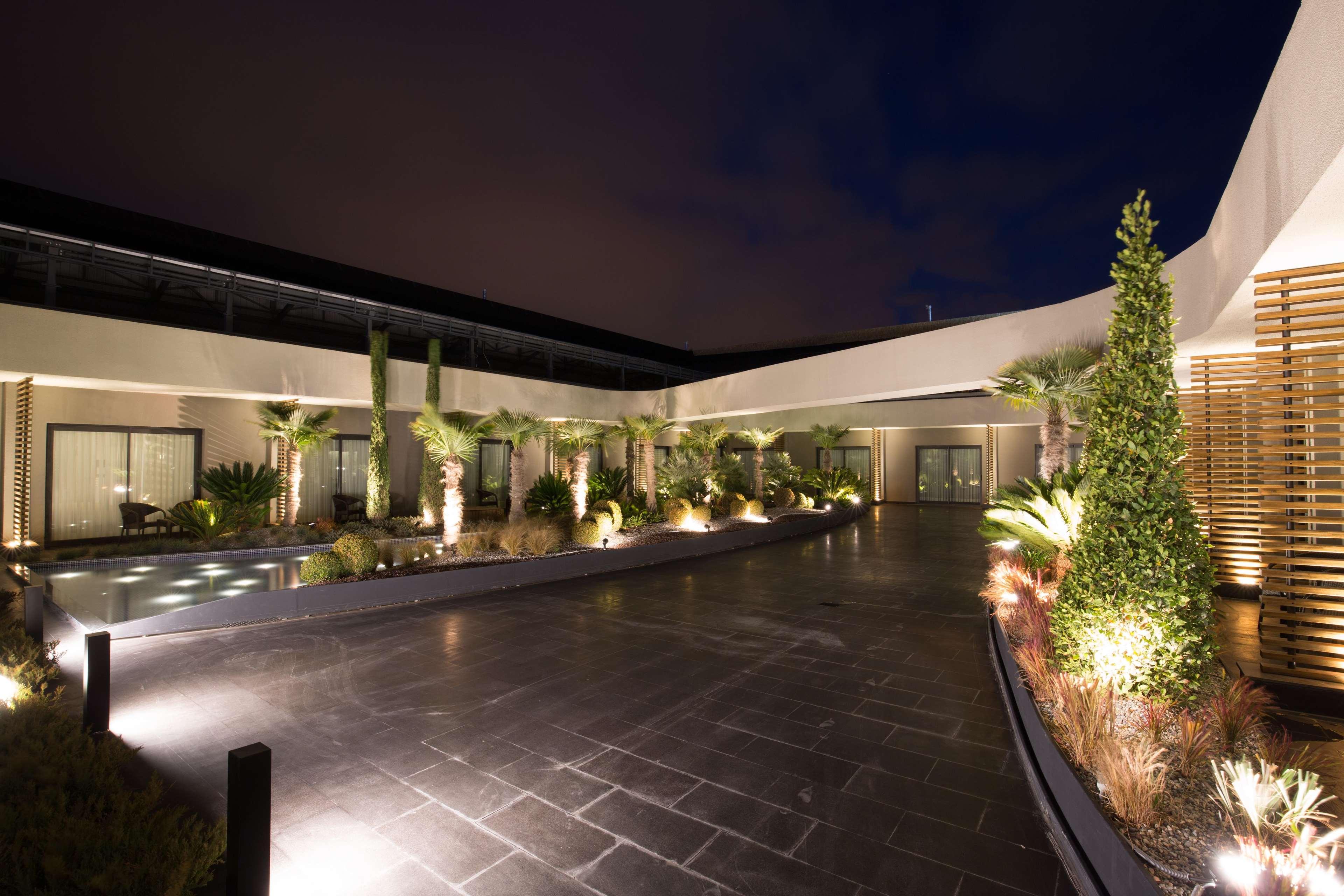 Doubletree By Hilton Izmir Airport Hotel Luaran gambar