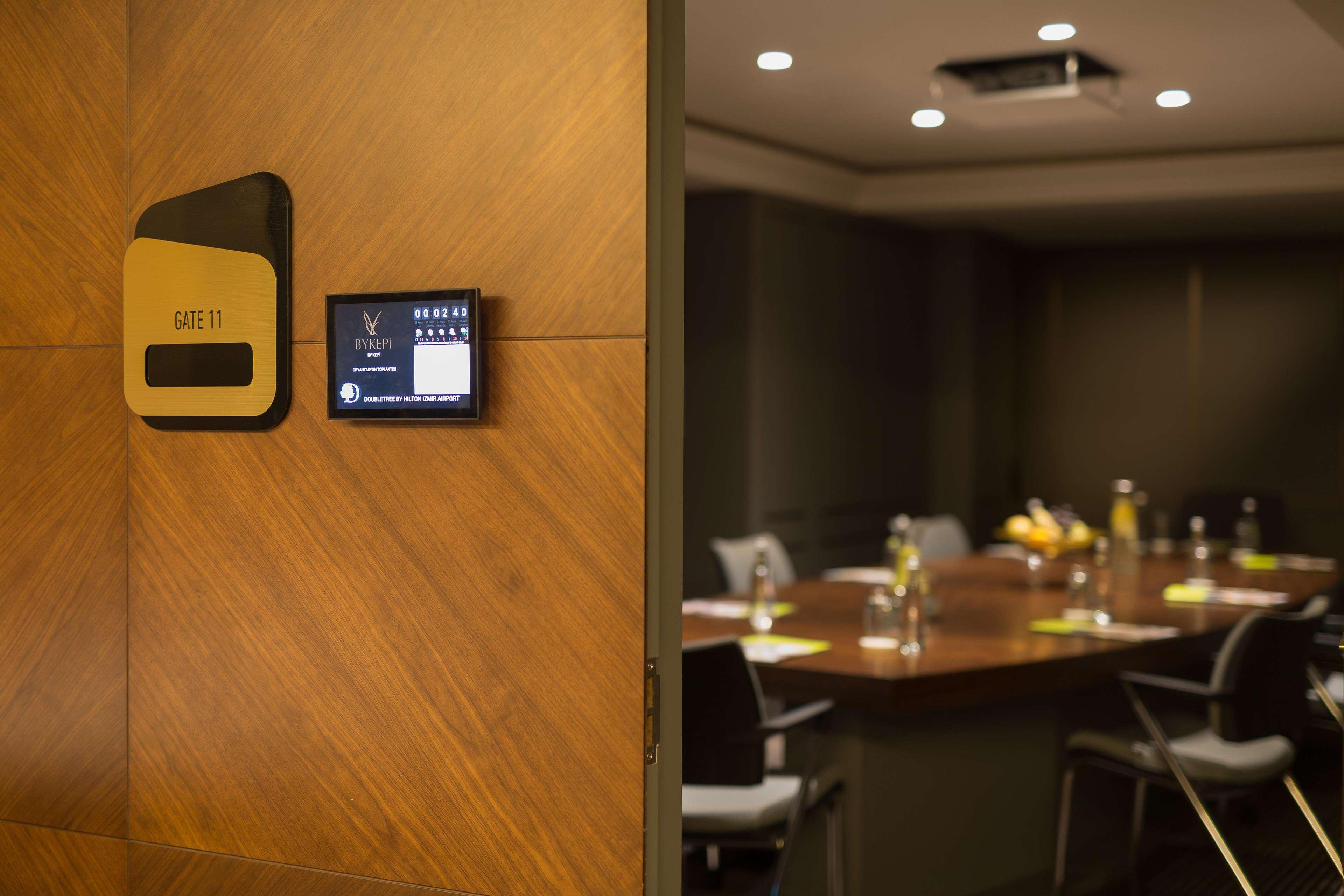 Doubletree By Hilton Izmir Airport Hotel Luaran gambar